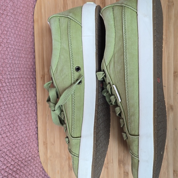 Taos Moc Star 2 Green Lace-Up Sneakers - Picture 6 of 13